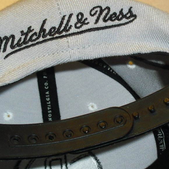 Brooklyn Nets Mitchell & Ness Mens Snapback hat B Ball Logo - Picture 3 of 3